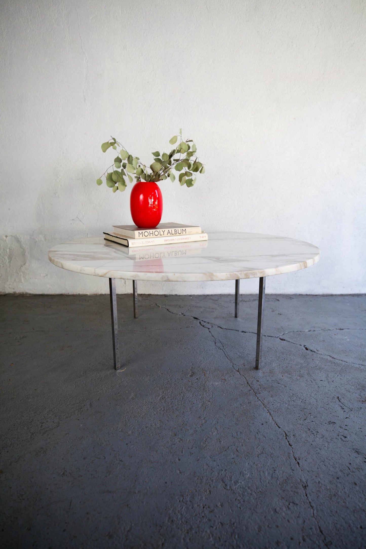 Vintage Mies Van Der Rohe chromed steel x Barcelona coffee table base with round white marble top